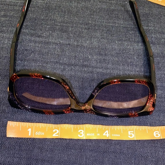 GUCCI Sunglasses! - Picture 9 of 9